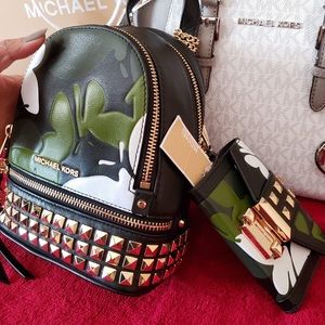 Mk wallet &Mk back pack match